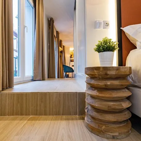 Magna Aparthotel Seville